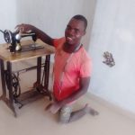 Projeto de costura em angola ajuda pessoas com deficiencia fisica