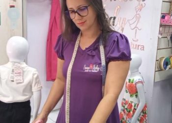 Costureira Lindiana Encontra Sucesso Após Superação de Desafios
