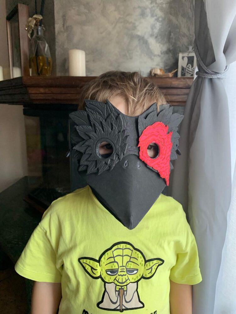 Doces ou travessuras? Márcia da Rocha nos traz um tutorial de máscara para Halloween