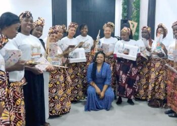Dorcas de Fé & Fio – Costurando Autonomia: Quando a moda veste propósito entre o Brasil e Moçambique